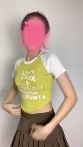 áo thun CRAPTOP ôm dáng xuất sắc luôn ạ mê mẩn quá form 55kg trở lại .