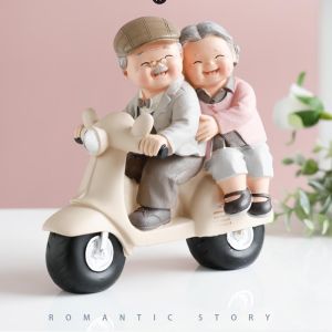 Resin Statue Grandparents Figure Loving Elderly Couple Figurines Ornament For Home Decoration