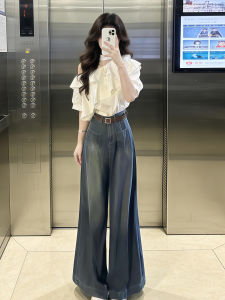Karrar betsey | Bộ Áo Blouse Trễ Vai Có Nếp Nhăn và Quần Jeans Ống Rộng
