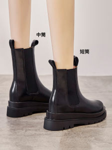 รองเท้าบูทมาร์ตินหนังแท้ส้นหนาสำหรับผู้หญิง ฤดูใบไม้ผลิ 2024 ทรงหัวมน ด้านบนเป็นยาง รองเท้าบูทสไตล์อังกฤษ ทรงสั้น