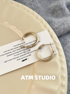 Matte Gold Metal Earrings Womens Cold Style Ear Cuffs 2025 New High-End Sensation Fresh out Handmade Geometric Couple