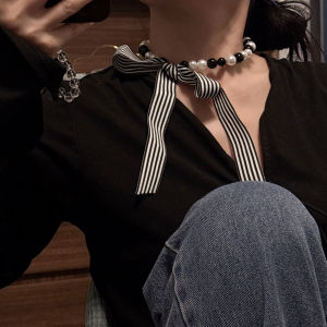 Sweet Black & White Beaded Butterfly Knot Necklace: A Versatile Women's Choker