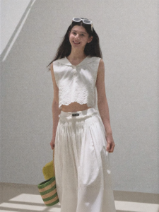 OAKMOO | Bộ Áo Vest Thoáng Khí Cotton & Chân Váy Xếp Ly Đậm