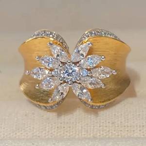 Huitan Flower Curve Design Two Tone Ring for Women Luxury Wedding Engagement Accessories Charming Jewelry Inlaid Shining CZ