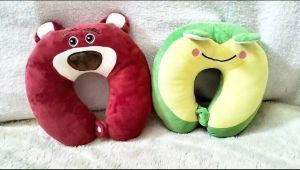 Dreamtoys96 Bantal Leher Karakter Keropi Lotso Headrest Kancing M