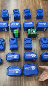 Pin Navara 15 Cell Promax Chân pin phổ thông có đèn báo pin mạch 4 mosfet