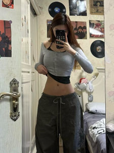 เสื้อยืดแขนยาวคอวีทรงเข้ารูปสไตล์หวานและเผ็ดร้อนสำหรับผู้หญิงในฤดูใบไม้ผลิและฤดูใบไม้ร่วงเสื้อเชิ้ตคอวีแขนยาวลายดอกไม้เนื้อผ้าผสมโพลีเอสเตอร์