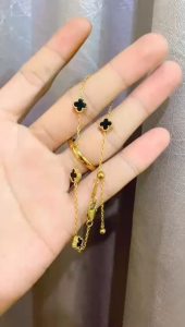 gelang serut kait clover 5 bunga hitam embos 750 kait lobster/gelang wanita/titanium premium/gelang  cantik/ gelang wanita anti karat