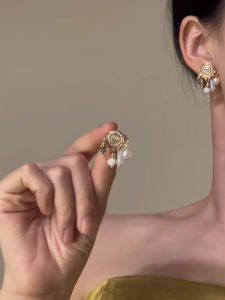 ต่างหูจี้หางม้าสไตล์เรโทรแบบใหม่ปี 2025 ดีไซน์หรูหรา ต่างหูแบบติดหูห้อยสำหรับผู้หญิง