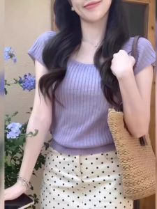 เสื้อยืดแขนสั้นผ้าไหมน้ำแข็งสีม่วงสำหรับผู้หญิงในช่วงฤดูร้อน ทรงหลวม แขนสั้น ทรงเข้ารูป เสื้อผ้าทำงานสไตล์เกาหลี