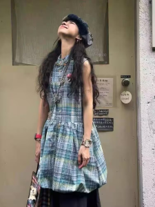 Váy Ngắn Không Tay Họa Tiết Kẻ Sọc Xanh Cổ Điển Cho Nữ Mùa Hè Mới Rộng Rãi Thon Gọn Váy Ngắn Hở Lưng