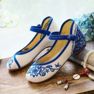 รองเท้าแตะผู้หญิงพื้นยางลายนูนสีเขียว รองเท้าเต้นรำ รองเท้าผ้าปักลายชาติพันธุ์ รองเท้าแตะส้นเตี้ย ปิดด้วยกระดุม