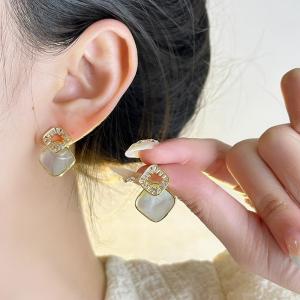Elegant Geometric Diamond Genuine Shell Earrings Womens Fashion Jewelry Stylish Versatile Fine Ear Decorations Drop Earrings
