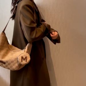 Tas Wanita & Tas Bahu Pria: Fashion Terkini & Best Seller