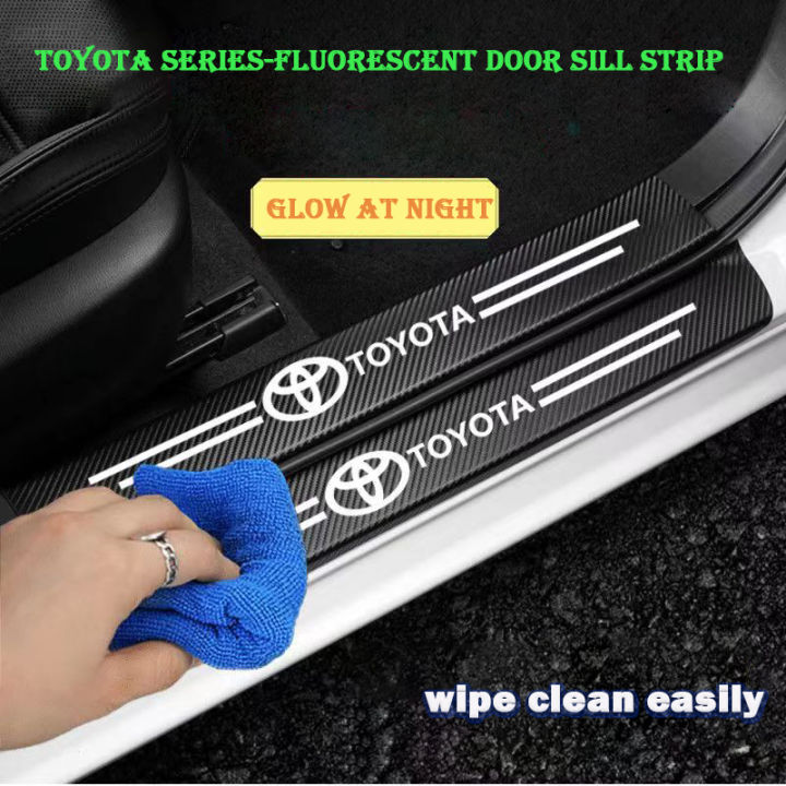Sợi carbon da nhãn dán xe phát sáng trong bóng tối bên bước sill ...