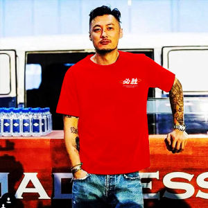 เสื้อยืดแขนสั้นผ้าฝ้ายแท้สำหรับสอบเข้ามหาวิทยาลัย 2025 สำหรับผู้หญิง ผลิตจากผ้าฝ้ายแท้สีแดง คอกลม ระบายอากาศได้ดี ใส่สบาย