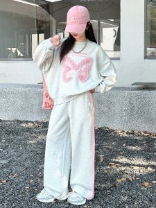 MPW | ชุดเสื้อฮู้ดลายผีเสื้อสำหรับเด็กผู้หญิง ชุดสองชิ้น แฟชั่นฤดูใบไม้ผลิและฤดูใบไม้ร่วง ชุดเสื้อผ้าเด็กสไตล์ใหม่ 2025