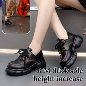 Small leather shoes two wear comfortable lacing
