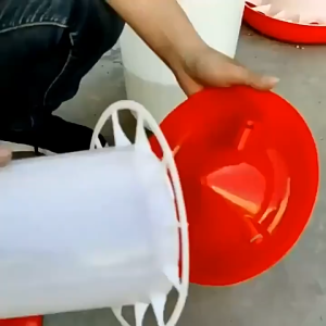 1.5/3KG Automatic Poultry Feeder Animal Fodder Container Chicken Bucket Chicken Feeder Drinker Fowl