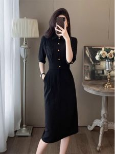 ชุดเดรสคอโปโลสีดำสไตล์ฝรั่งเศสสำหรับผู้หญิงในฤดูร้อน กระโปรงยาวทรงเอเอวสูง แขนยาว ทรง U กระโปรงยาวคลุมเข่า