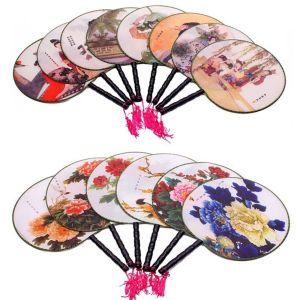 OKDEALS พลาสติกทำจากพลาสติก พัดลมกลมคลาสสิก สุ่มแบบสุ่ม ของเก่าแบบโบราณ แฟนเต้นรำเต้นรำ ที่มีคุณภาพสูง โพลีเอสเตอร์ พัดลมสำหรับรถยนต์