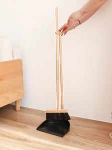 ชุดไม้กวาดขนม้า/ขนแกะด้ามไม้ สำหรับทำความสะอาดในบ้าน และครัว - ไม้กวาดพร้อมที่โกยผงครบชุด