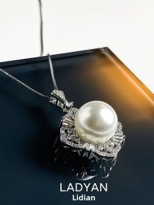 Lidiyan Australian White Pearl Necklace Womens Luxury French Collarbone Chain Large Grey Pendant New Style Original Design