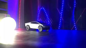 Penghantaran dari China [2025] Mainan Kereta Kawalan Jauh Tesla Cybertruck Kereta Sukan Lumba Empat Hala Besar Tahan Ranap Kereta Mainan Kanak-kanak 3.8
