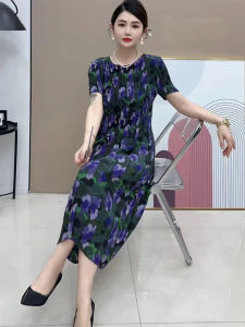 2024 New Elastic Pleated Dress Summer Mom Long Printed Skirt Short Sleeve round Neck Fashion Anti-aging Womens Dress