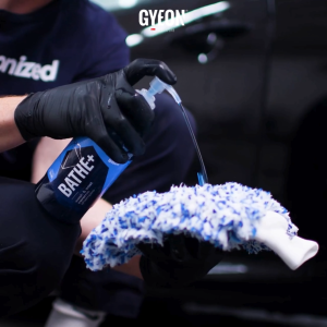 GYEON Q2M Bathe+ 1000ml-Innovative SiO2 Ceramic Hydrophobic Automotive Car Care Carwash Shampoo