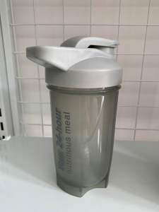 Bình Lắc  Thể Thao 500ML Đựng Nước Tập Gym Thể Hình  có quai xách tiện lợi