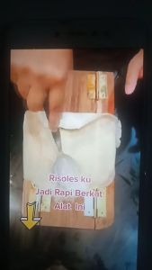 Papan Risol dan garpu pencelup