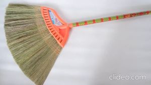 Sapu Lantai Murah & Praktis: Gagang Kayu & Bahan Halus