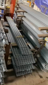 Sắt V3x3 lỗ (màu trắng đen) - lắp kệ sắt V lỗ Thanh Sắt V Lỗ 3x3 Đa Năng Lắp Kệ Sơn Sắt Tĩnh Điện