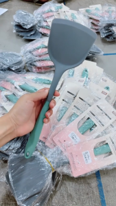 ตะหลิวซิลิโคน เกรดอาหาร ปลอดภัย ไร้กลิ่น