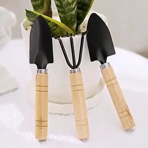 BỘ DỤNG CỤ LÀM VƯỜN 3 MÓN CÁN GỖ SIÊU NHỎ CHẤT LIỆU BỀN CHẮC DÙNG ĐỂ TRỒNG RAU TRỒNG HOA VÀ CHĂM SÓC CÂY CẢNH