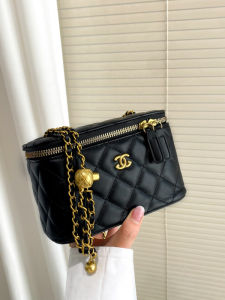 Casual Chic Womens Crossbody Box Bag Trendy Geometric Chain Single Shoulder Bag Soft PU Leather Medium Square Bag for Youth