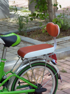 Bike Saddle Bicycle Rear Perambulator Seat with Cushion Pedal Protecting Wire Net Foldable Bicycle Child Seat Baby