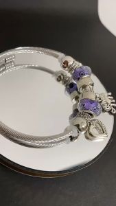 Gelang Titanium Baja Wanita: Desain Unik & Tahan Lama