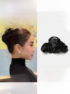 Large Size Hair Claw Womens Stylish Cloud Folded Black Elegant Hair Clip Fashionable Hair Accessories behind the Head