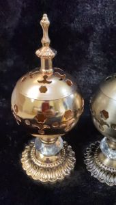 Tempat Bakar Dupa Kuningan / Hiolo