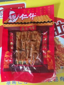 Hunan Special Product RenZai Spicy Flavor Firewood Dried Tofu Snack Leisure Sichuan Pepper Nutritional Value Bean Product