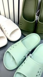 A รองเท้าแตะ ใส่ได้ทั้งชายหญิง สีสวย มีรู้ระบาย รุ่น KT 8899  Size 36-45  Size 36-37 38-39 40-41 42-43 44-45