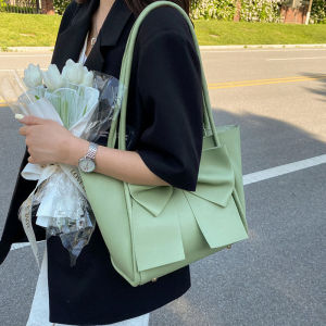 Meria  Style Womens Bag 2022 New Fashion Versatile Single Shoulder Butterfly Knot Tote Bag Soft Surface Zipper Closure Casual Scene