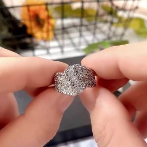 Huitan New Gorgeous Wedding Rings for Women High-quality Silver Color Noble Ladys Accessories Anniversary Party Luxury Jewelry
