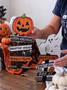 Halloween Tabletop Signpost Decor Pumpkin Ghost Skull Directional Road Sign Ornament Spooky Tabletop Decoration for Home Party