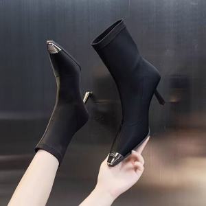 รองเท้าบูทหุ้มข้อยางยืดสำหรับผู้หญิง ทรงหัวแหลม เท้าสูง ฤดูใบไม้ร่วง/ฤดูหนาว สไตล์ใหม่ รองเท้าบูทสั้นหุ้มข้อแบบหนังเทียม รองเท้าแฟชั่น