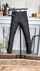 กางเกงยีนส์ผ้าดิบริมแดงผู้ชาย ทรงกระบอกเล็ก Jack Russel Meisterwerk J-RIMX Slim Fit Black Red Selvedge Denim