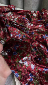 VẢI NHUNG HỌA TIẾT HOA NHÍ NỀN ĐỎ ĐÔ - KHỔ 1.8M - VẢI NHÀ PHẠM