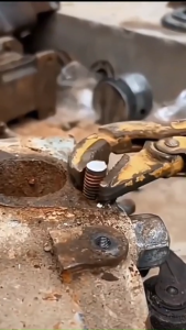 5-19mm Multipurpose Stud Remover Tool Bolt Extractor Nut Puller for Broken Screw Manual Repair